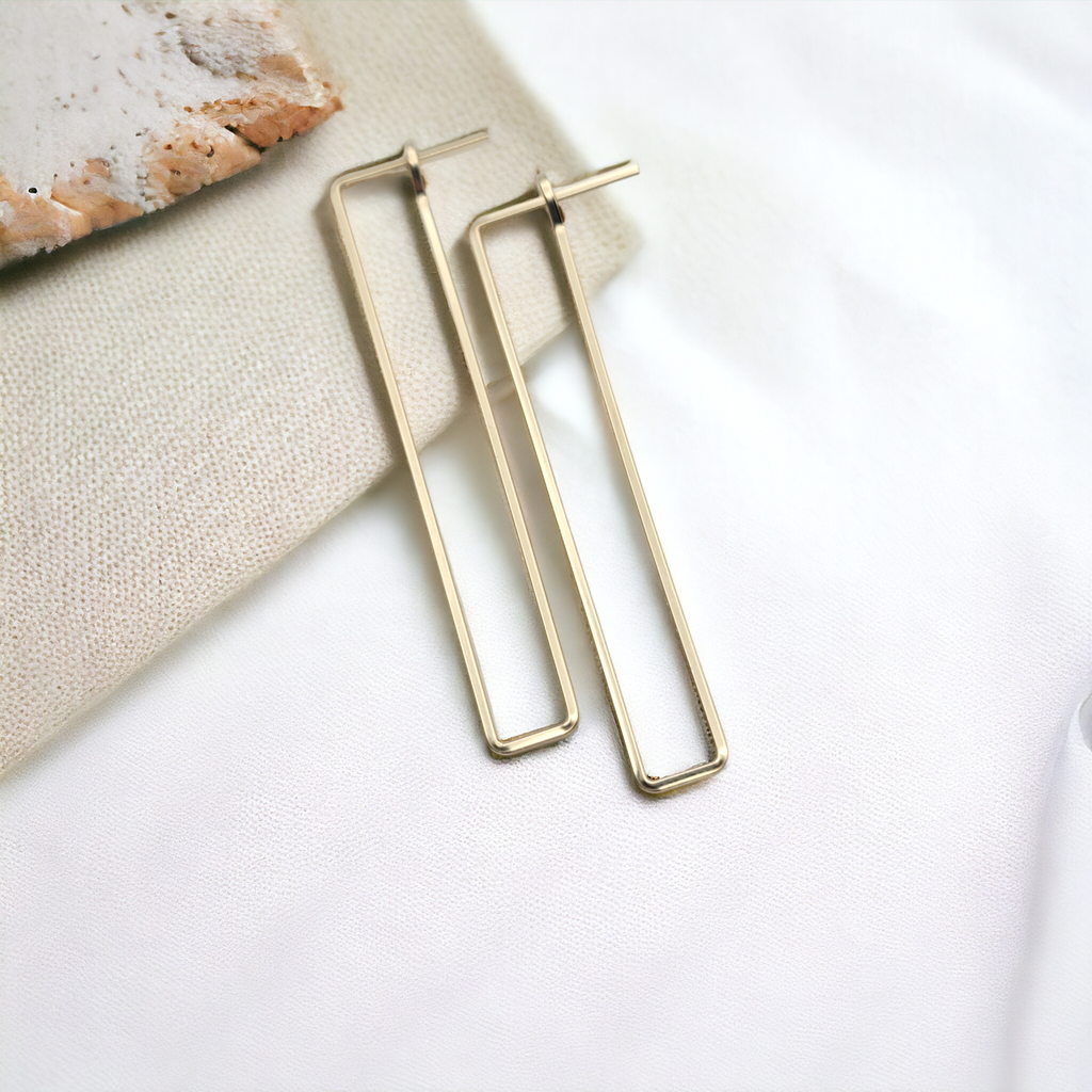 True - Gold Rectangle Earrings Bijou by SAM