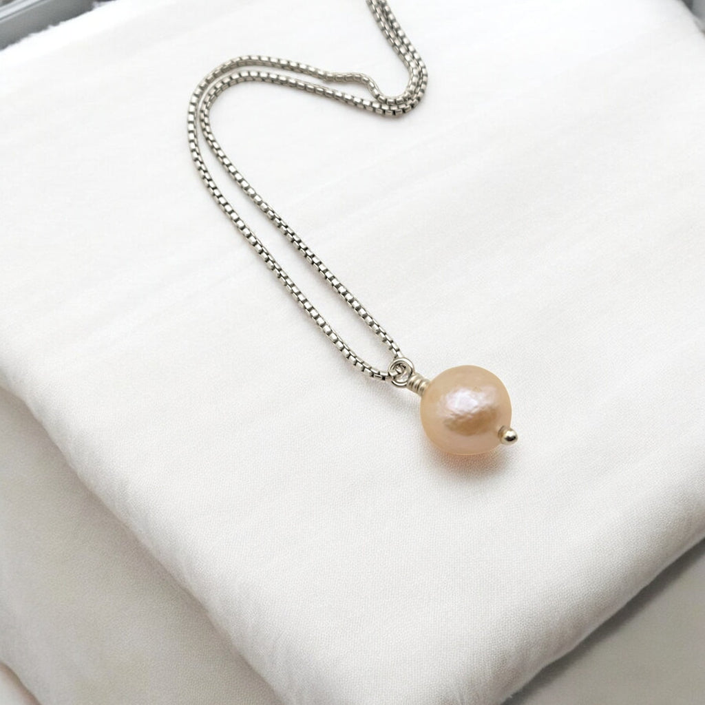 Pearl - Silver & Peach Neckalce Necklace Bijou by SAM