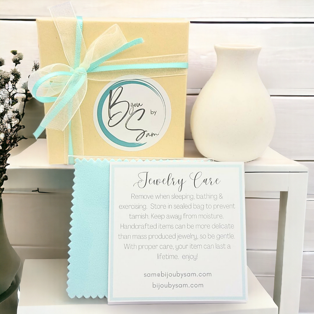 True - Square Gold & Pearl Earrings Bijou by SAM