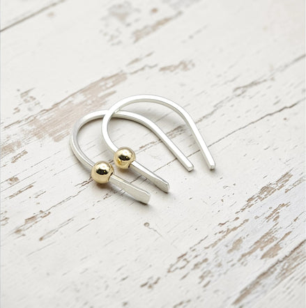 Hugs - Silver or Gold Tiny Threaders