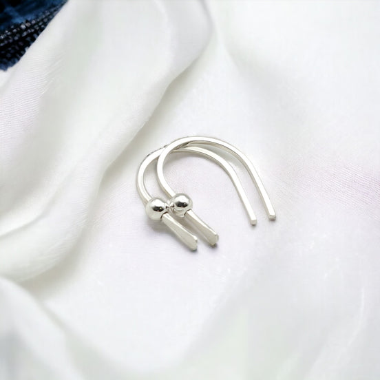 Hugs - Silver or Gold Tiny Threaders