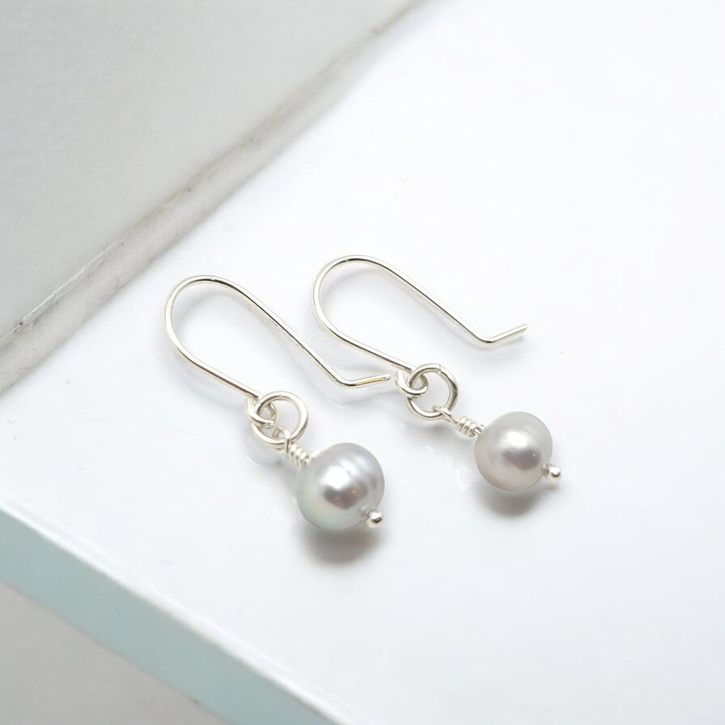 Pearl - Gray Dangle Earrings Earrings Bijou by SAM   