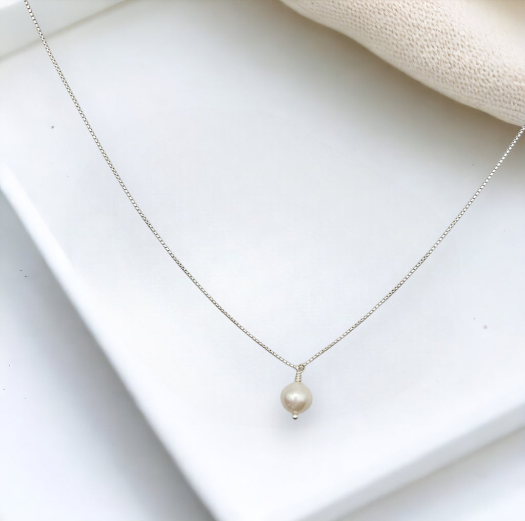 Pearl - Silver & Freshwater Pearl Necklace Necklace Bijou by SAM